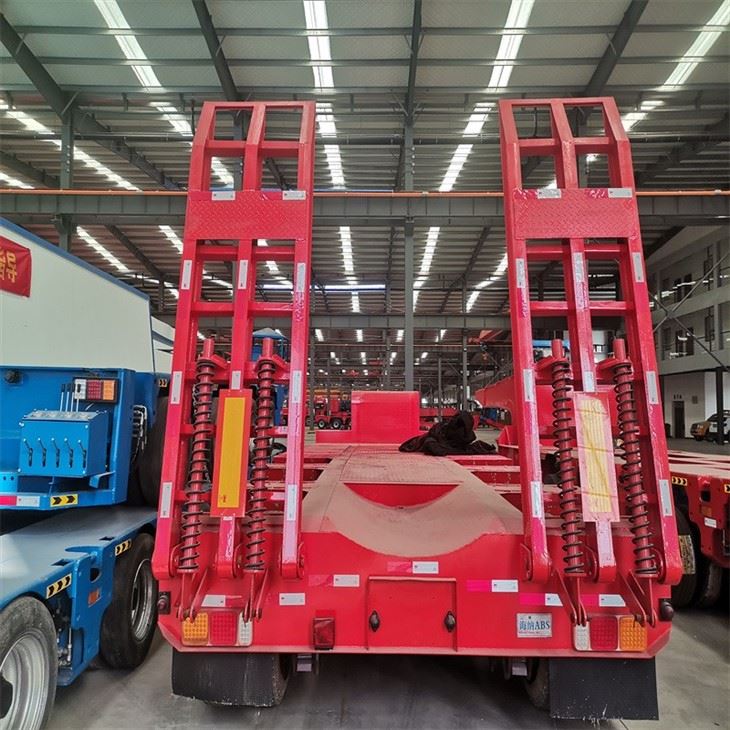 China 6 Axles Hydraulic Steering Lowbed Modular Semi Trailer