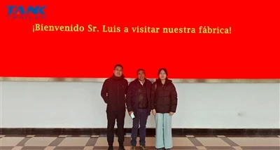 Un client chilien visite à nouveau l'usine TANK pour examiner les progrès de ...